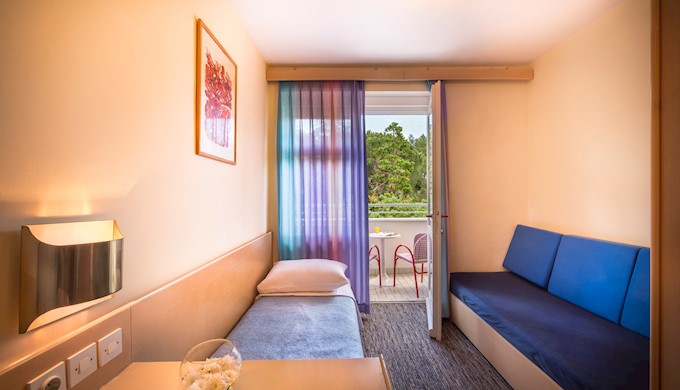 Mediteran Residence_Standard twin room with balcony, parkview