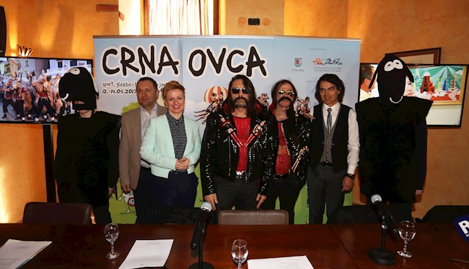 Crna ovca_konferencija.jpg