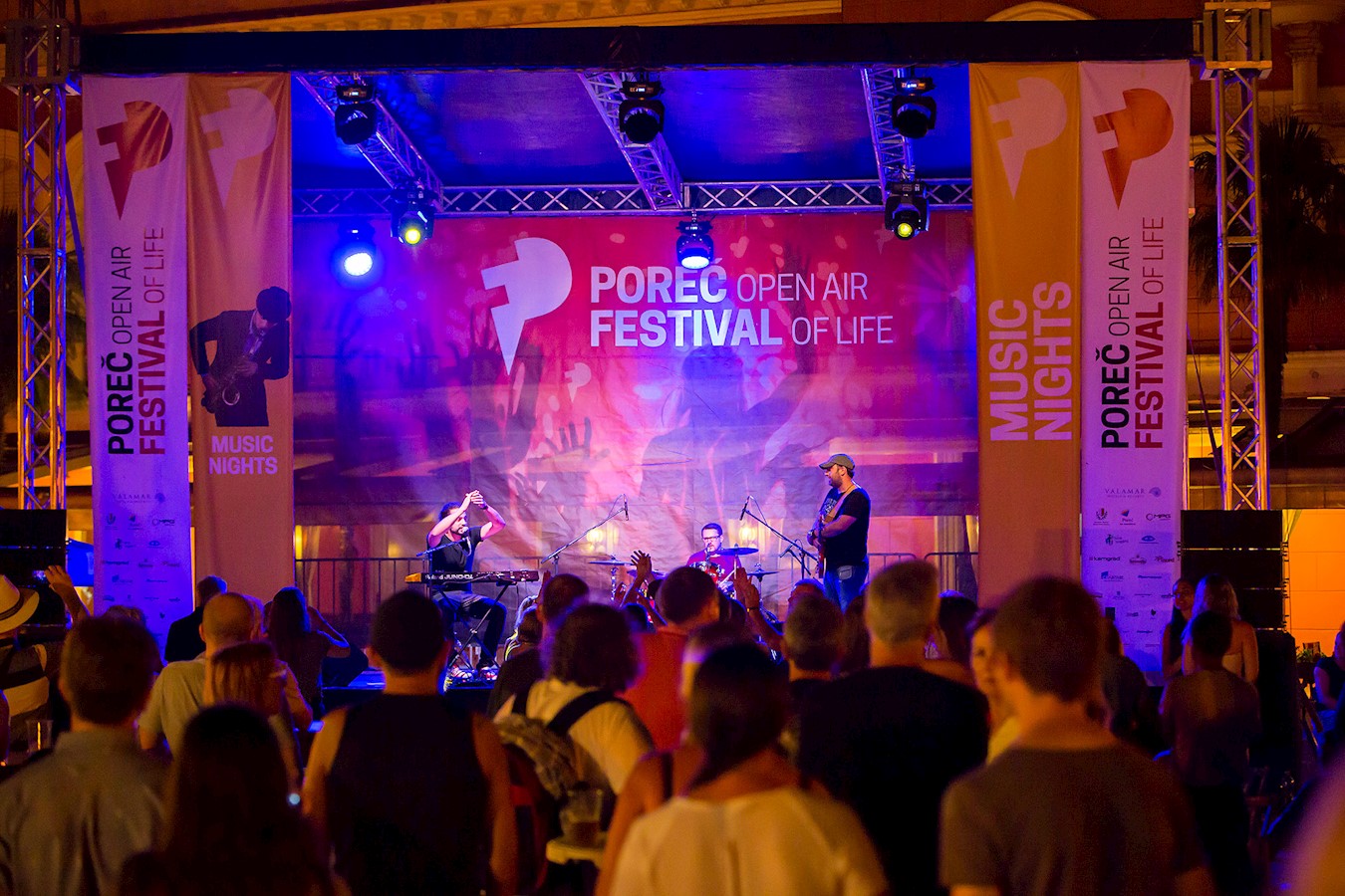 Poreč Open Air Music Nights ljetna pozornica.jpg