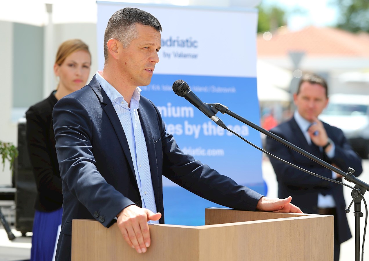 U Camping Resortu Lanterna otvorena jedinstvena Piazza_fotografije_Jurica Galoić (Pixsell) (2).jpg