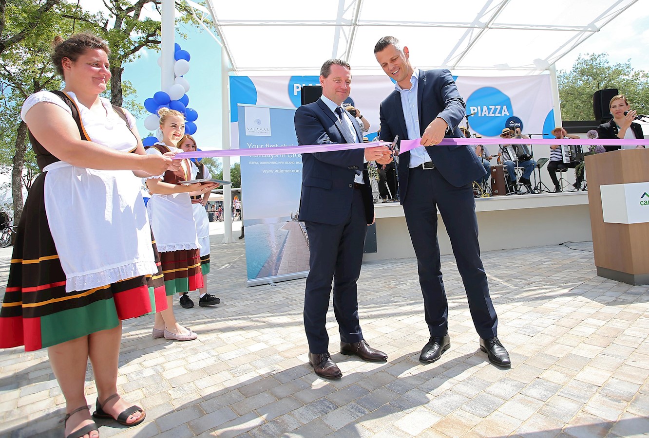 U Camping Resortu Lanterna otvorena jedinstvena Piazza_fotografije_Jurica Galoić (Pixsell) (6).jpg