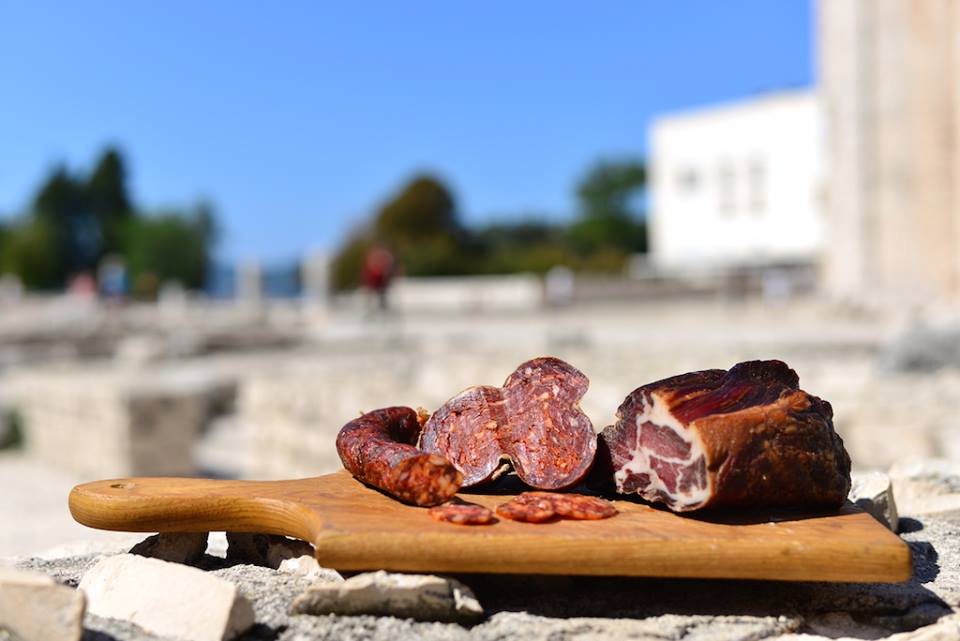 Sajam Proizvodi hrvatskog sela  (2).jpg (1)