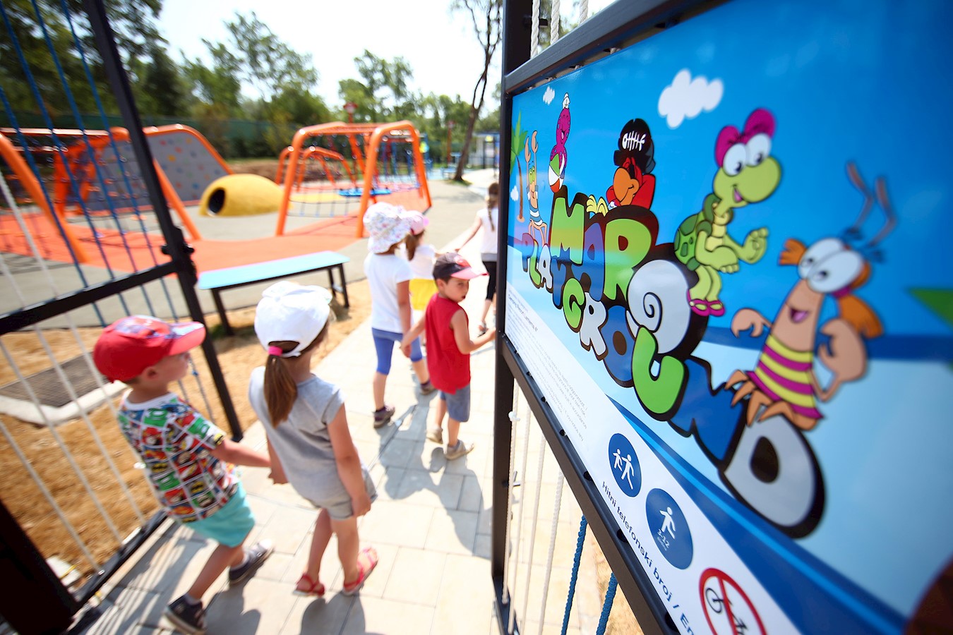 Djeca u obilasku novog igrališta