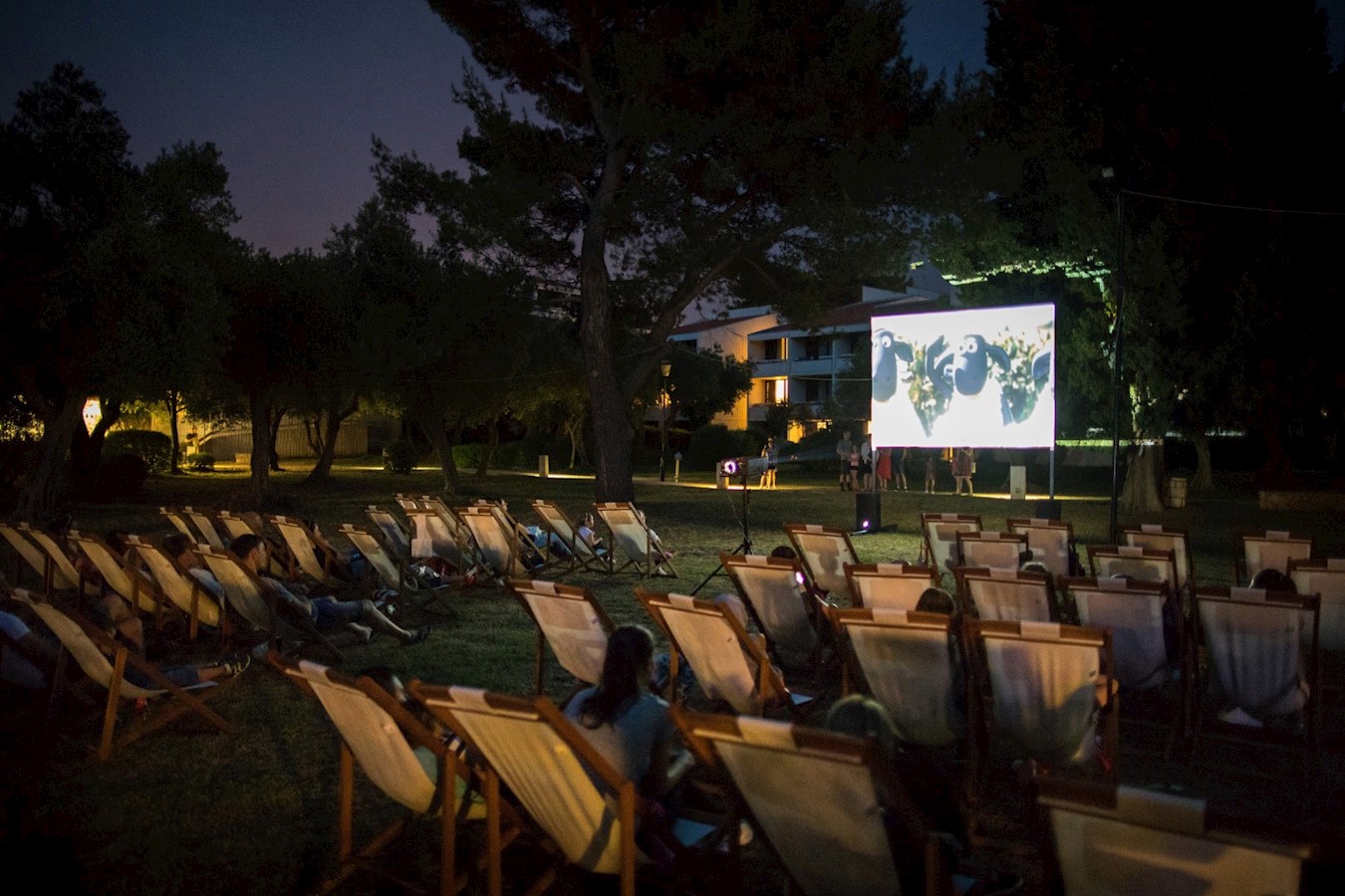 Open Air Cinema u Parku Maslinata (1).jpg