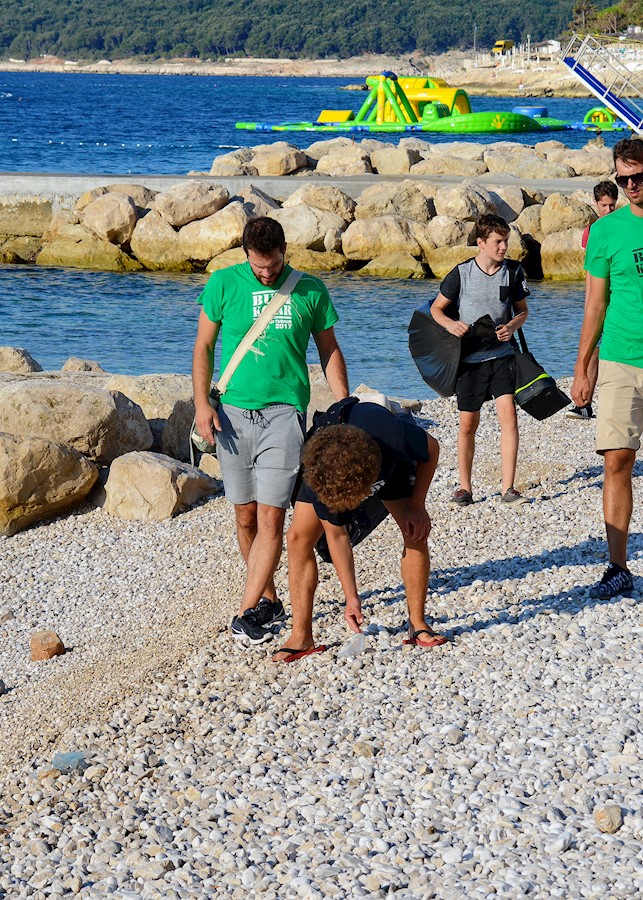 RK Mladi rudar_ciscenje plaze_4.JPG