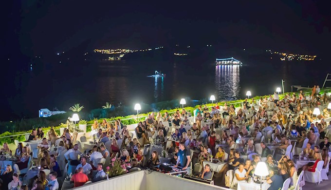 Nina Badric na terasi hotela VDP_21072017 (4).jpg