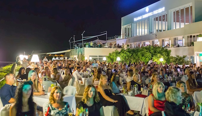 Nina Badric na terasi hotela VDP_21072017 (6).jpg