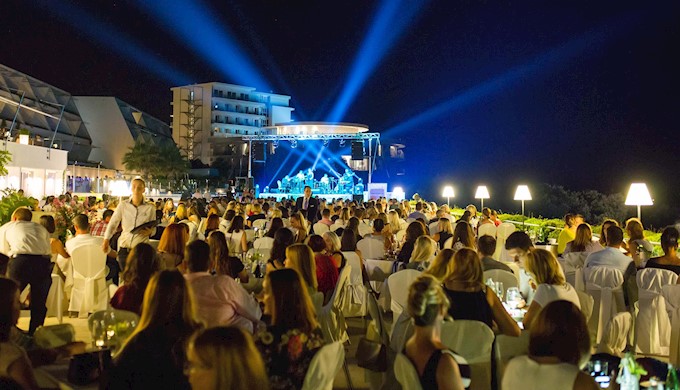 Nina Badric na terasi hotela VDP_21072017 (3).jpg