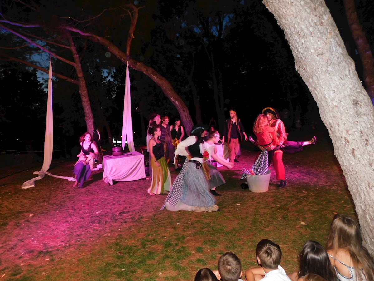 Gusarske avanture na Rabac Open Air festivalu (7).JPG
