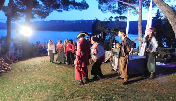 Gusarske avanture na Rabac Open Air festivalu (6).JPG