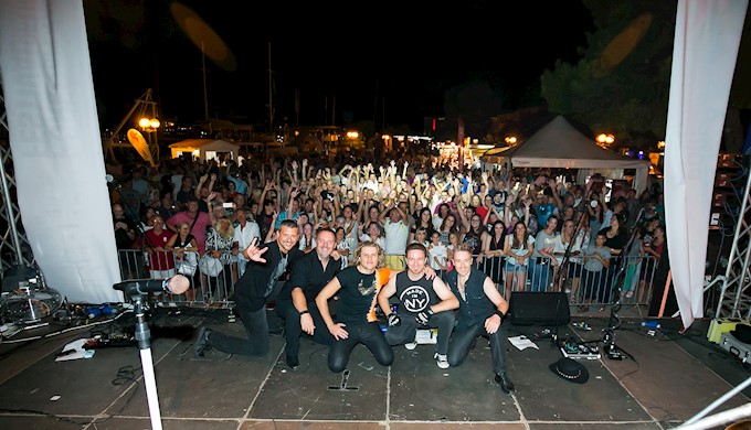 Porečka Riva plesala uz žestoke ritmove Bon Jovija (16).jpg
