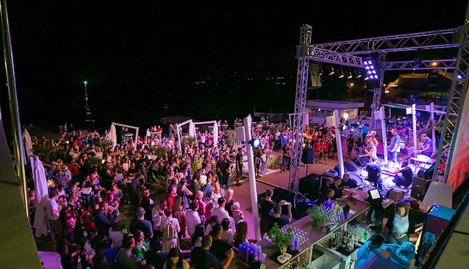 Energični Elemental zatvorio prvi Rabac Open Air (9).jpg
