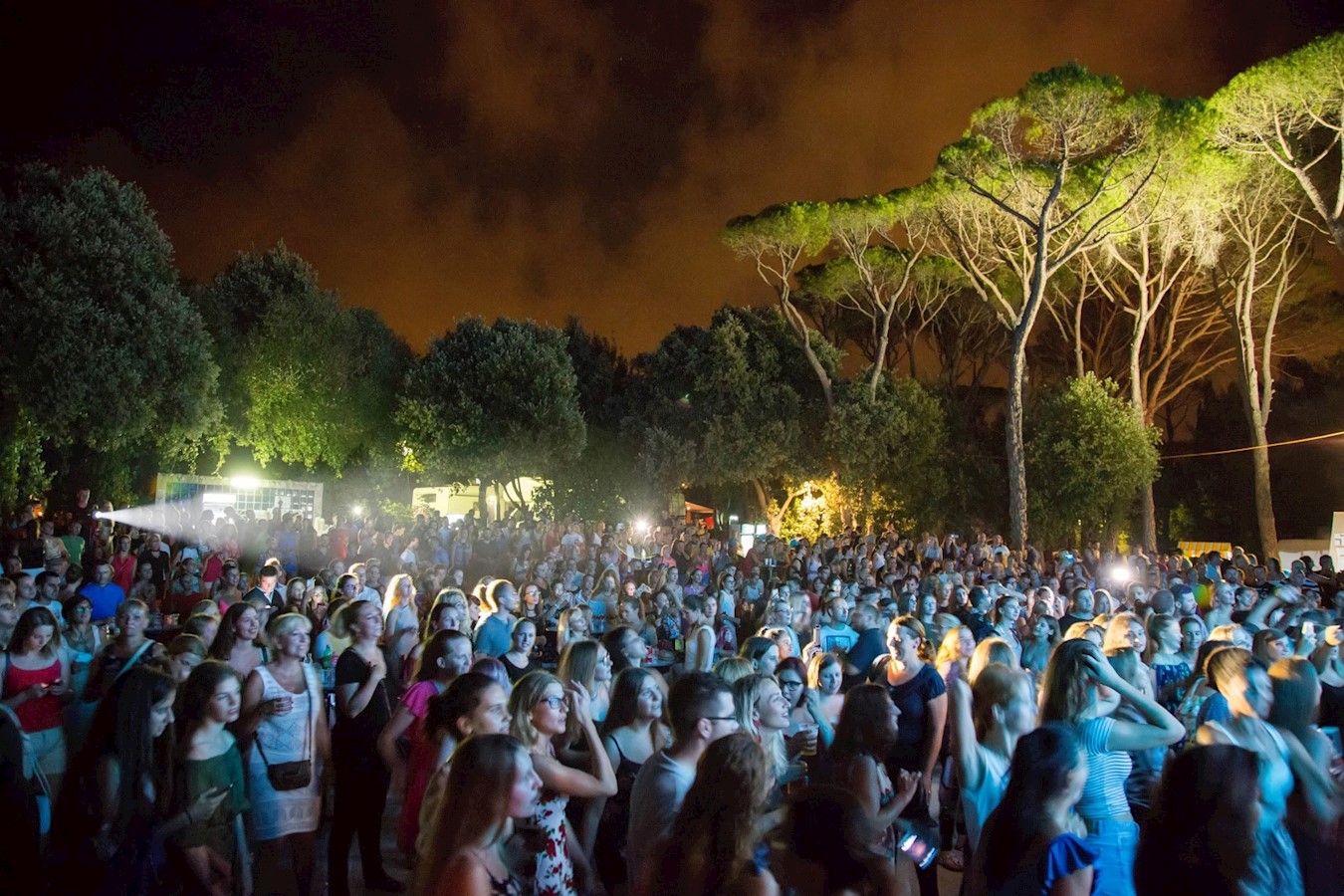 Koncerti u kampu Solitudo.jpg