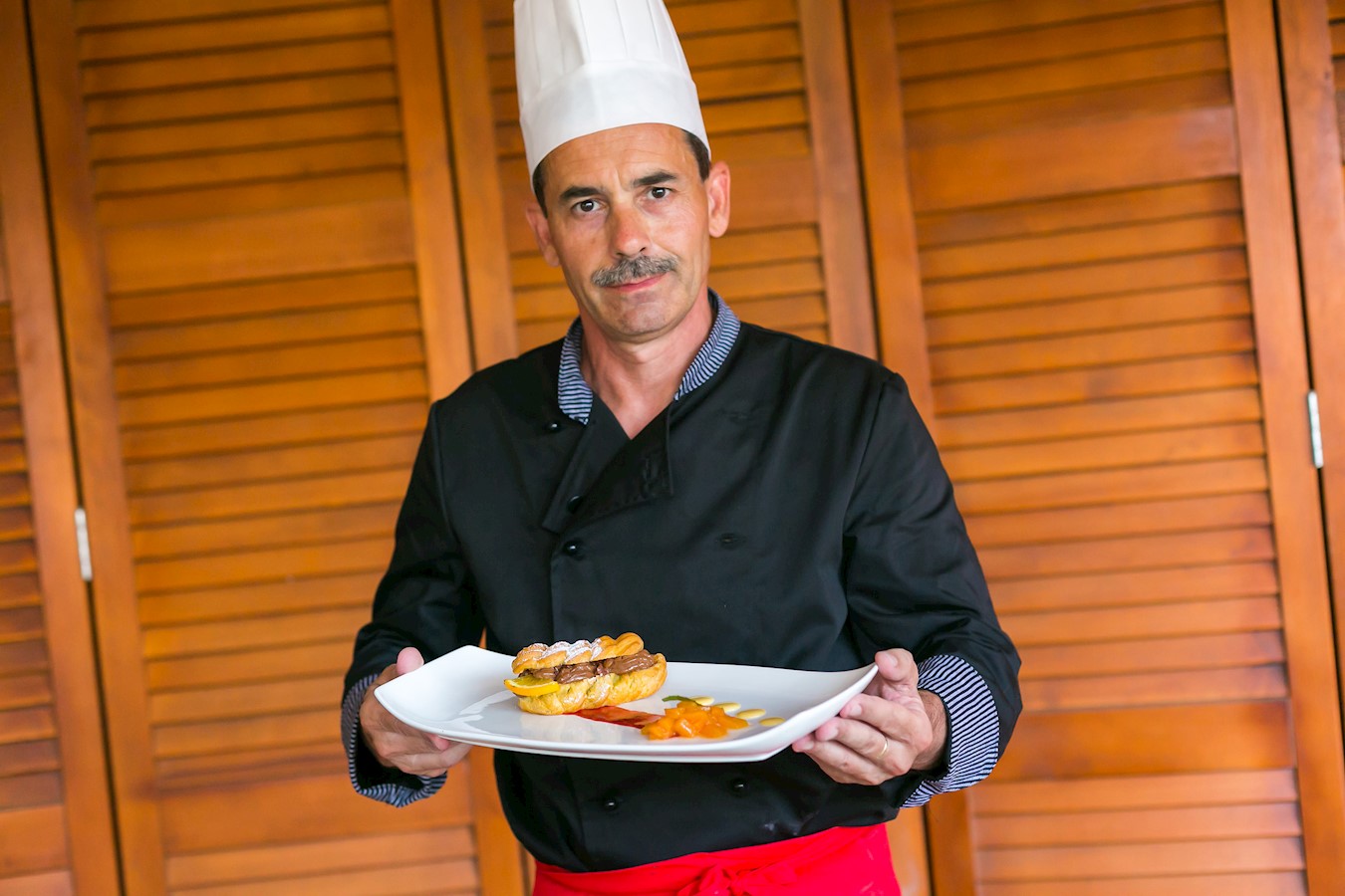 Poznati mađarski slastičar Róbert Mihajlovits (4).jpg