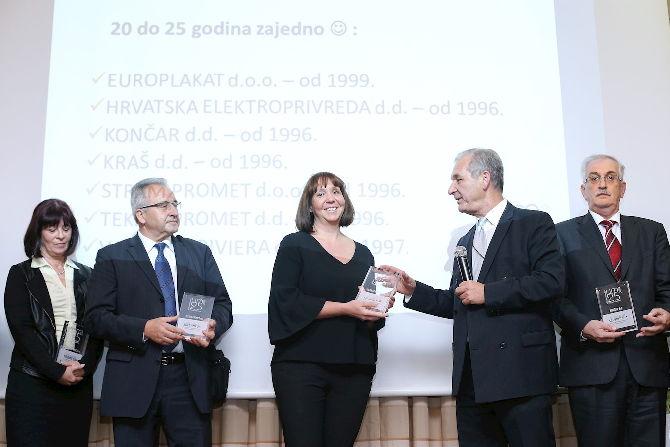 Valamaru dodijeljena nagrada Srebrni Učinkoviti menadžer (2).JPG