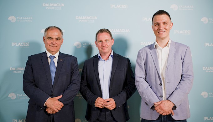 Blaženko Boban, župan Splitsko-dalmatinske županije, Željko Kukurin, predsjednik Uprave Valamar Riviere i Zoran Paunović, gradonačelnik Makarske.jpg