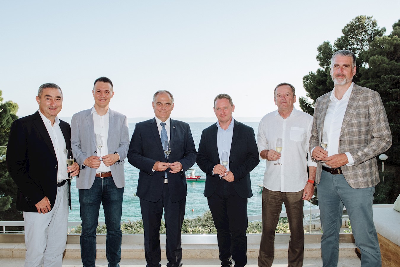 Boris Galić, gradonačelnik Zoran Paunović, župan Blaženko Boban, Željko Kukurin, prof.Darko Prebežac s Ekonomskog fakulteta u Zagrebu i Alen Benković.jpg