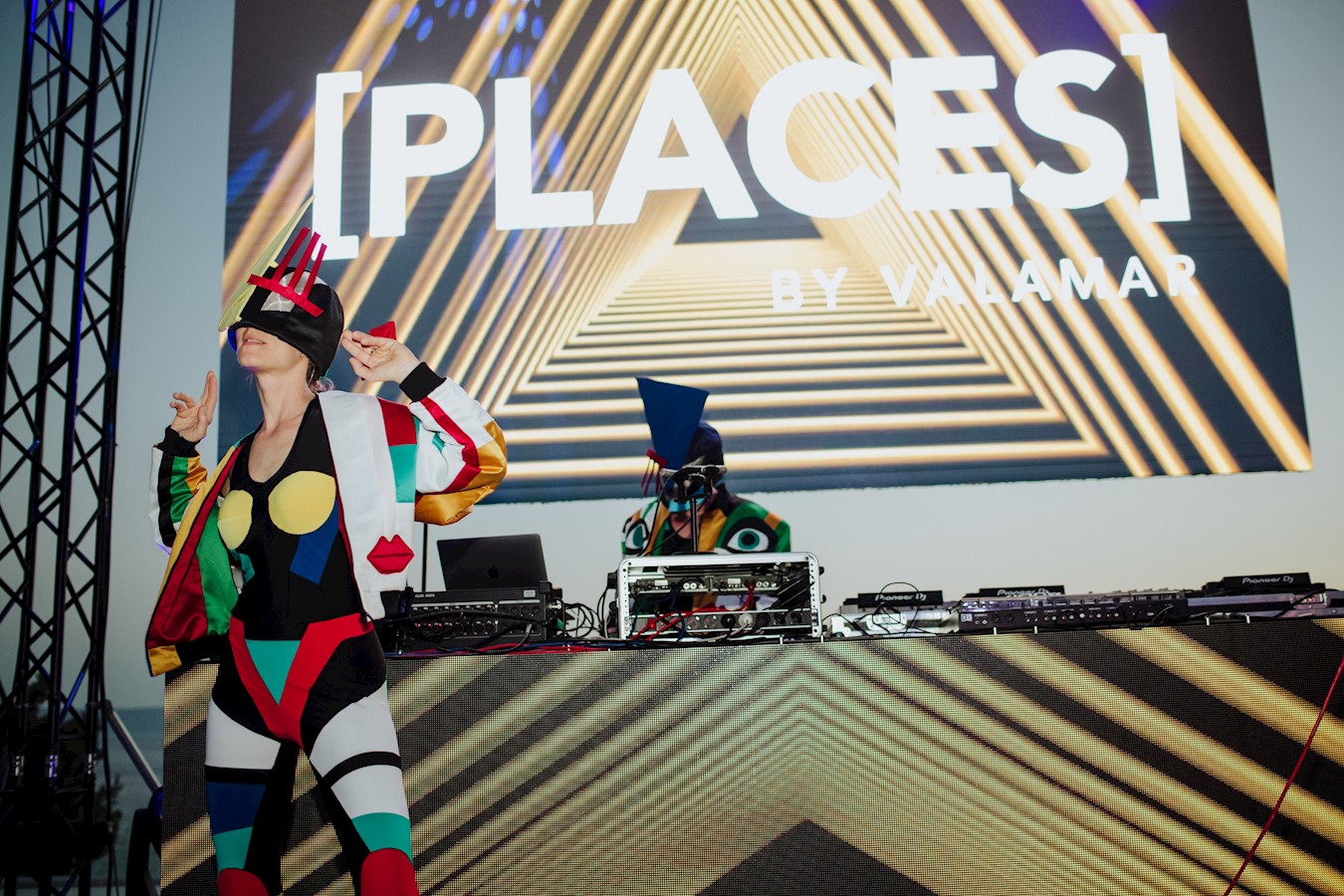 Nipplepeople u Dalmacija PLACES.jpeg