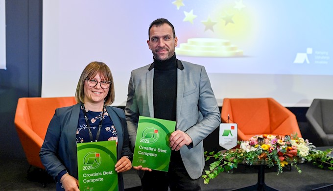 Croatia's Best Campsite - Valamar Camping Padova i Valamar Camping San Marino, s lijeva na desno - Iva Forić (Valamar Camping Padova), Davor Šun.JPG