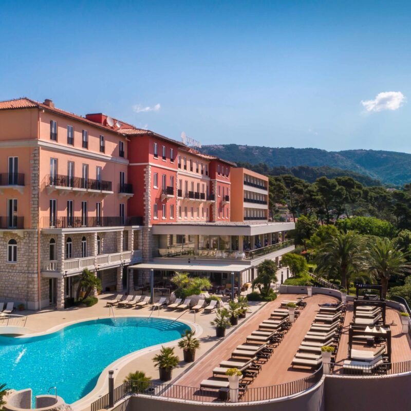Glazbeni ugođaj ljeta na Rabu: Koncerti harfistice svjetskog glasa u hotelu Imperial Heritage