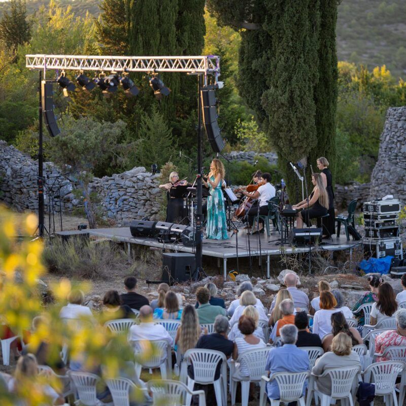 Asti Faros koncert spojio baštinu, prirodu i umjetnost na Hvaru