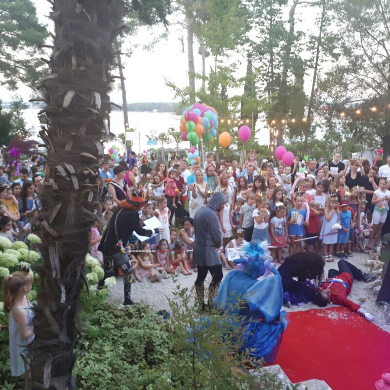 Mališani uživali u bajkovitom Balu princeza