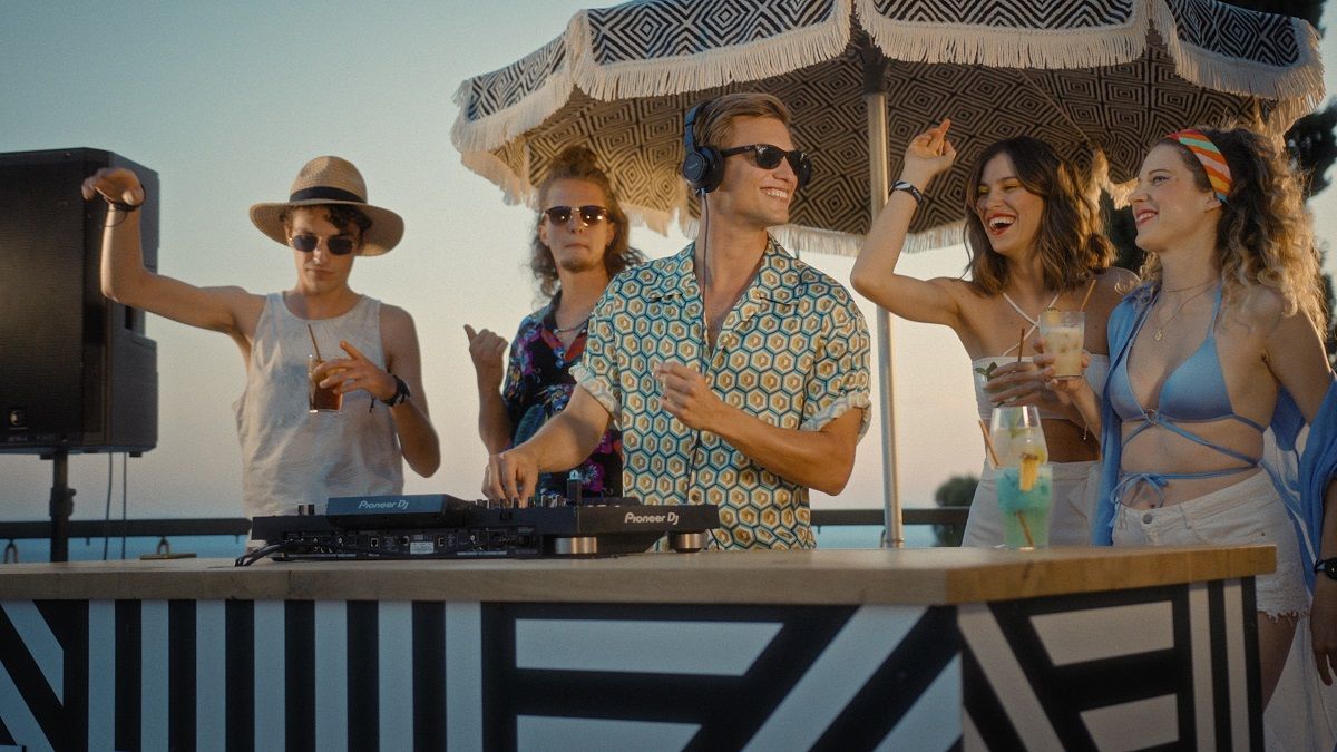 Valamar Riviera predstavila originalnu pjesmu “Take me to the [PLACES]” i očaravajući video prekrasne hrvatske obale
