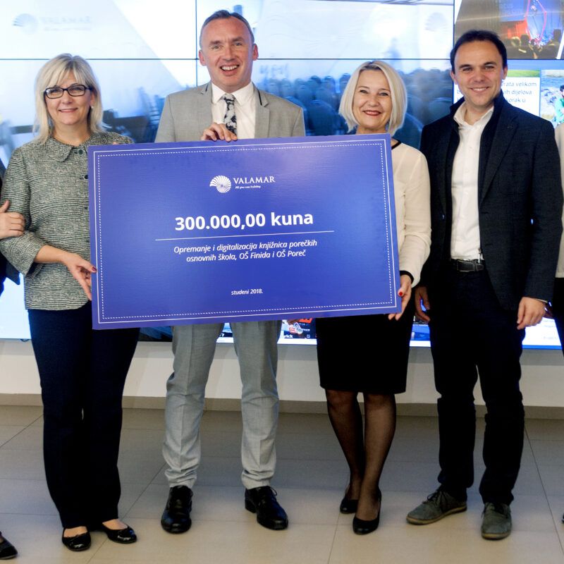 Valamar donirao 300.000 kuna za digitalizaciju i opremanje školskih knjižnica u dvije porečke osnovne škole