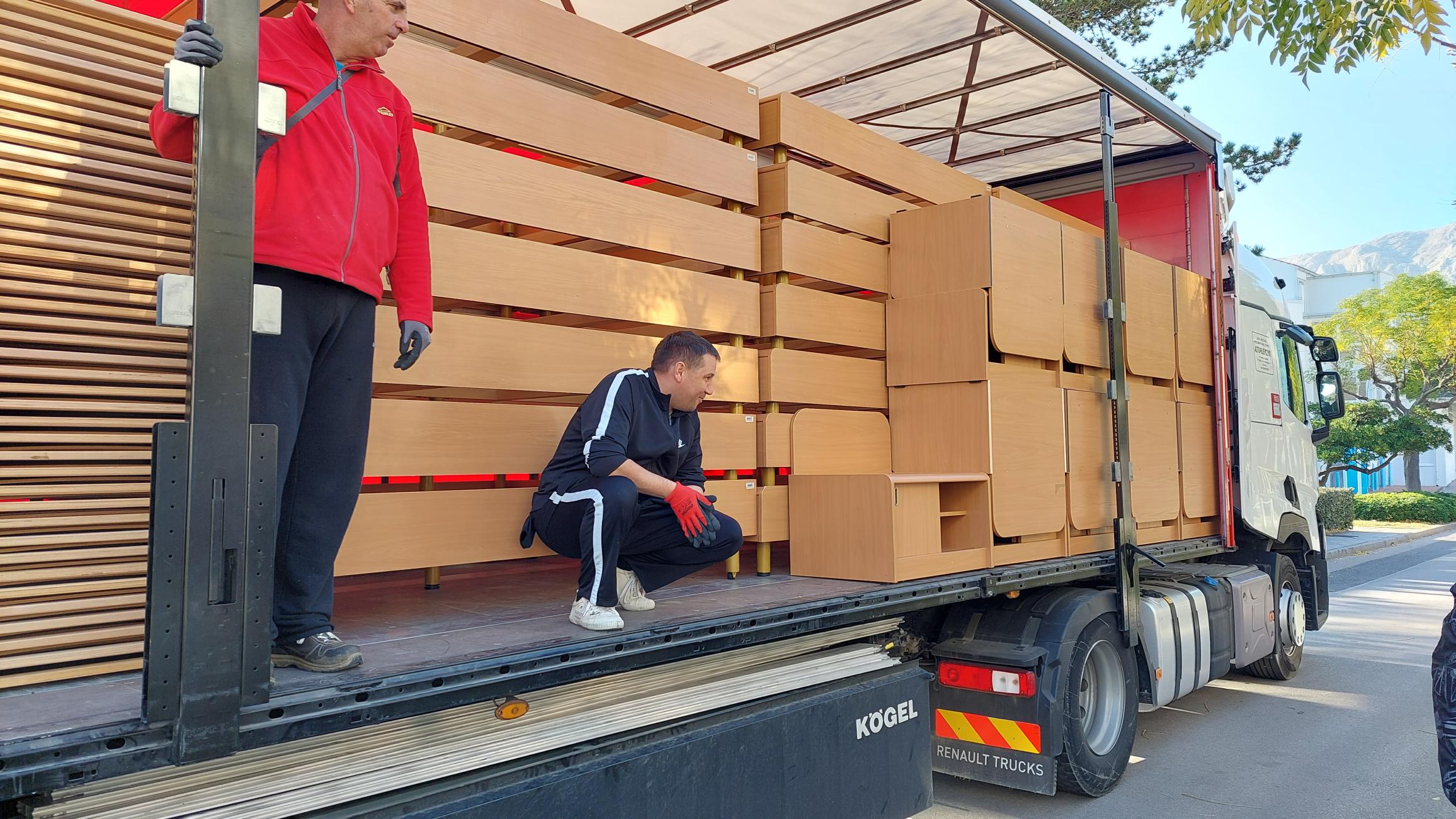 Valamar donirao više od 3.000 komada očuvane opreme i namještaja za pomoć obiteljima s potresom pogođenih područja i udrugama koje brinu o potrebitima